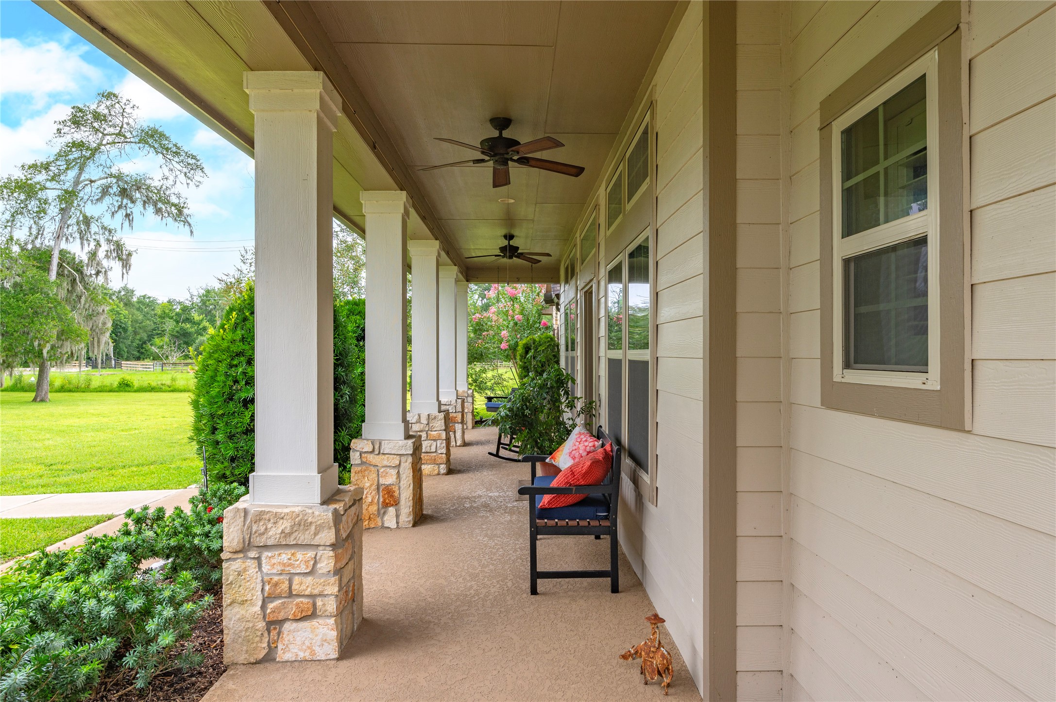 17126 Hamill Drive Rosharon, TX 77583 - Photo 5 of 50 Covered front porch.