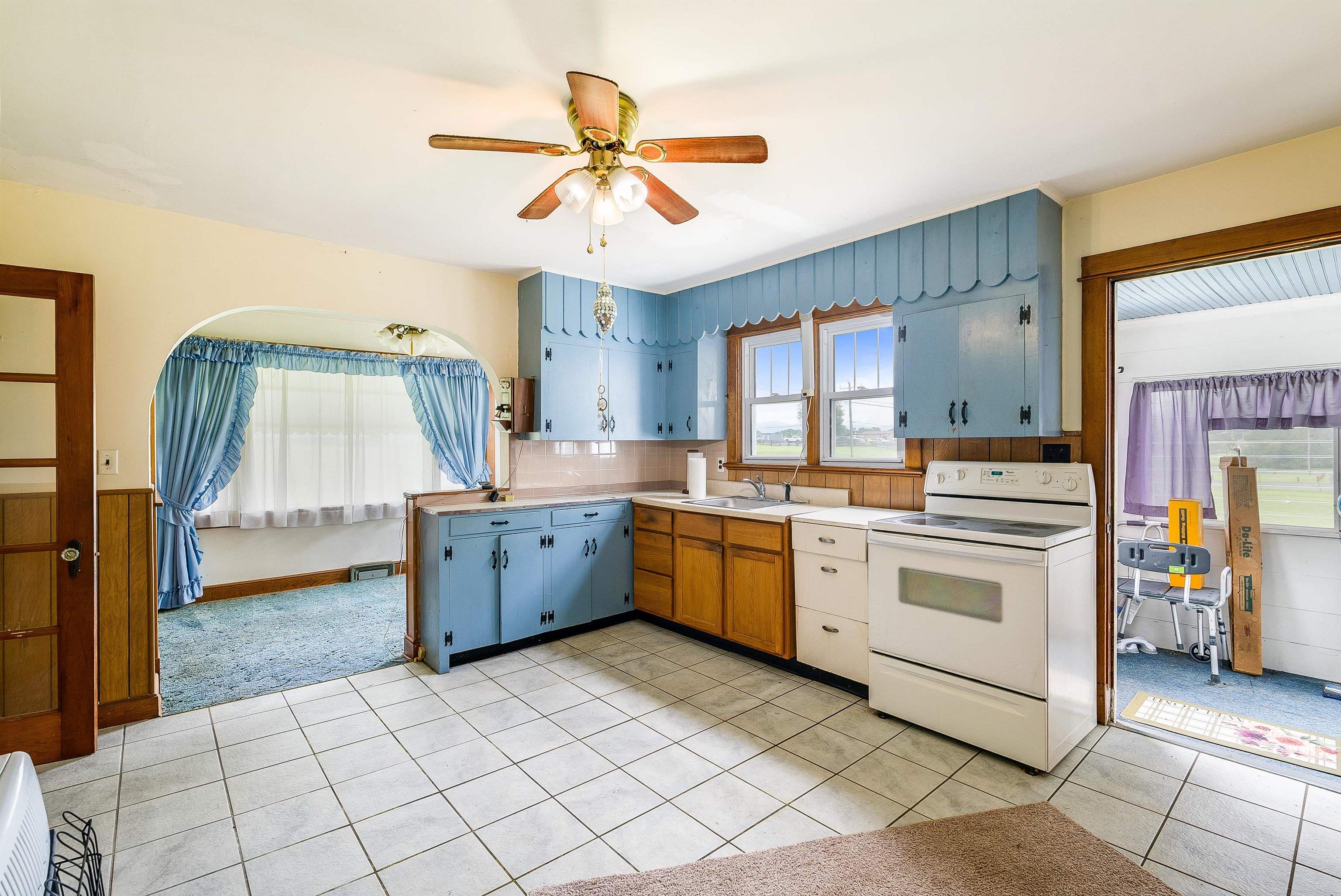 6507 East Point Road Elkton, VA 22827 - Photo 18 of 39 a kitchen with a cabinets and appliances
