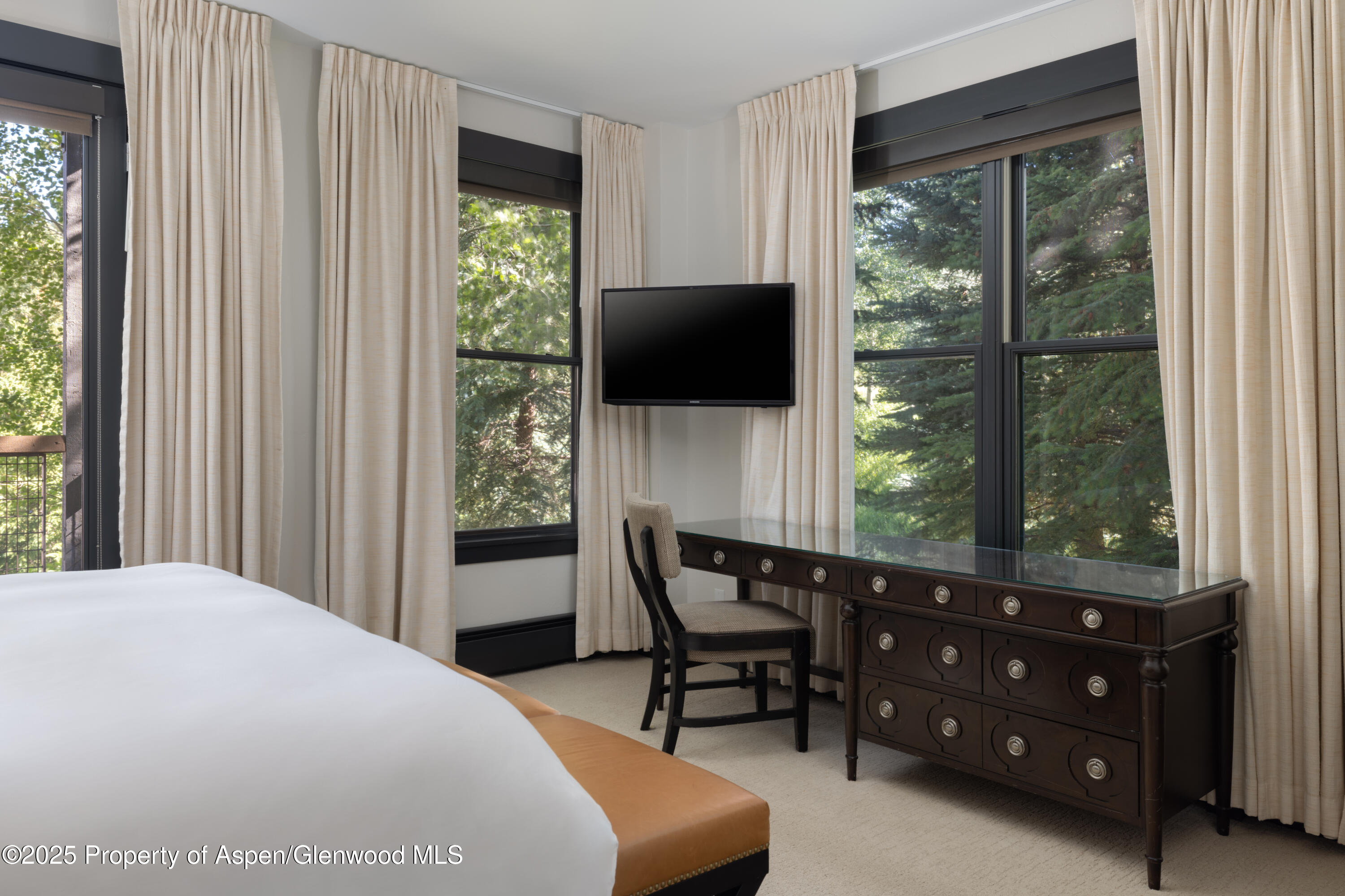 239 Snowmass Club Circle, Unit 127 Snowmass Village, CO 81615 - Photo 15 of 43 2024-July-SnowmassClub-KylaChambersPhoto