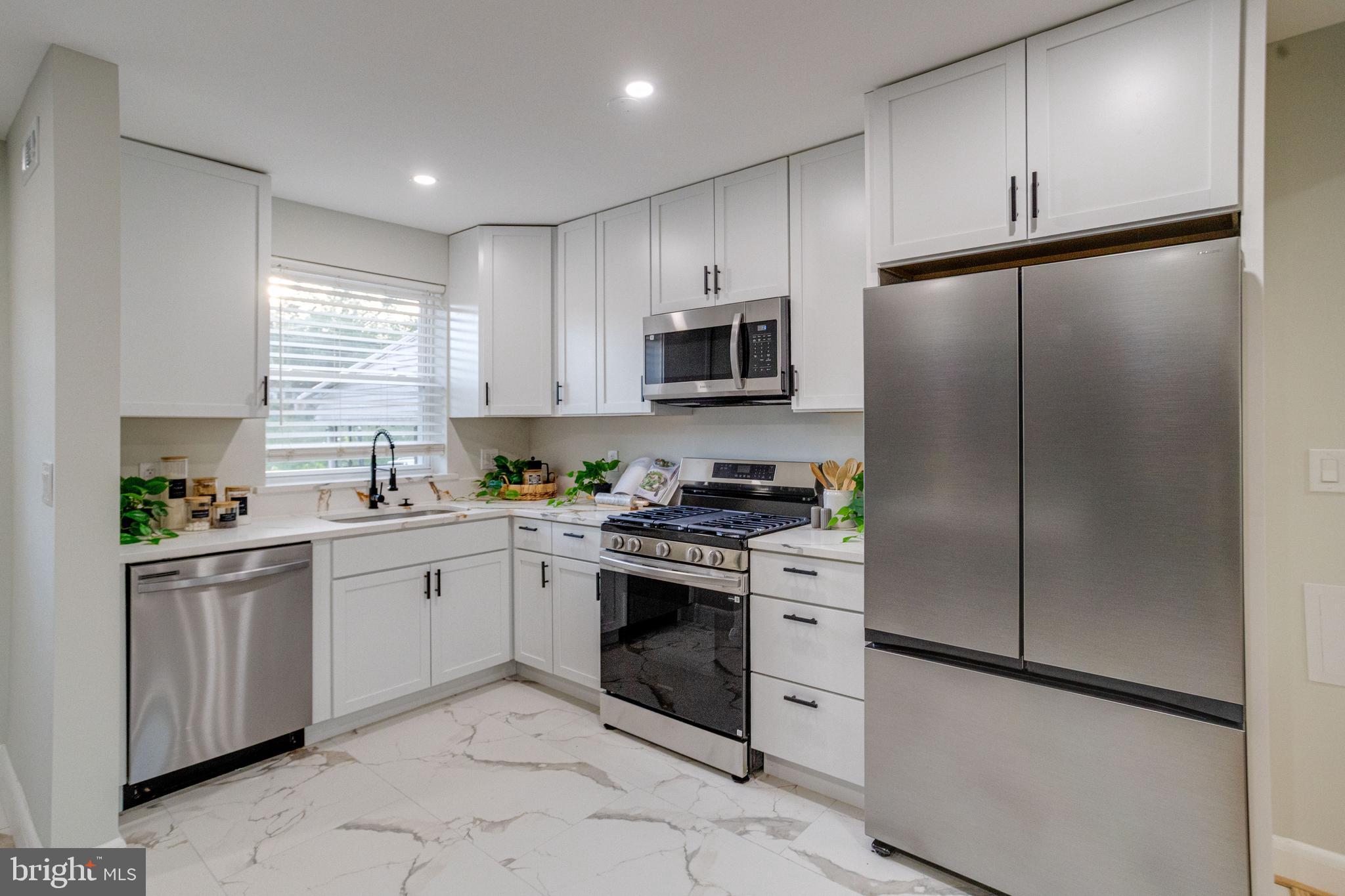 4806 Greencrest Road Baltimore, MD 21206 - Photo 11 of 57