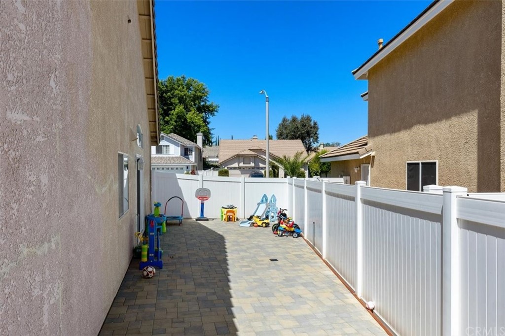 43176 Corte Calanda Temecula, CA 92592 - Photo 17 of 26