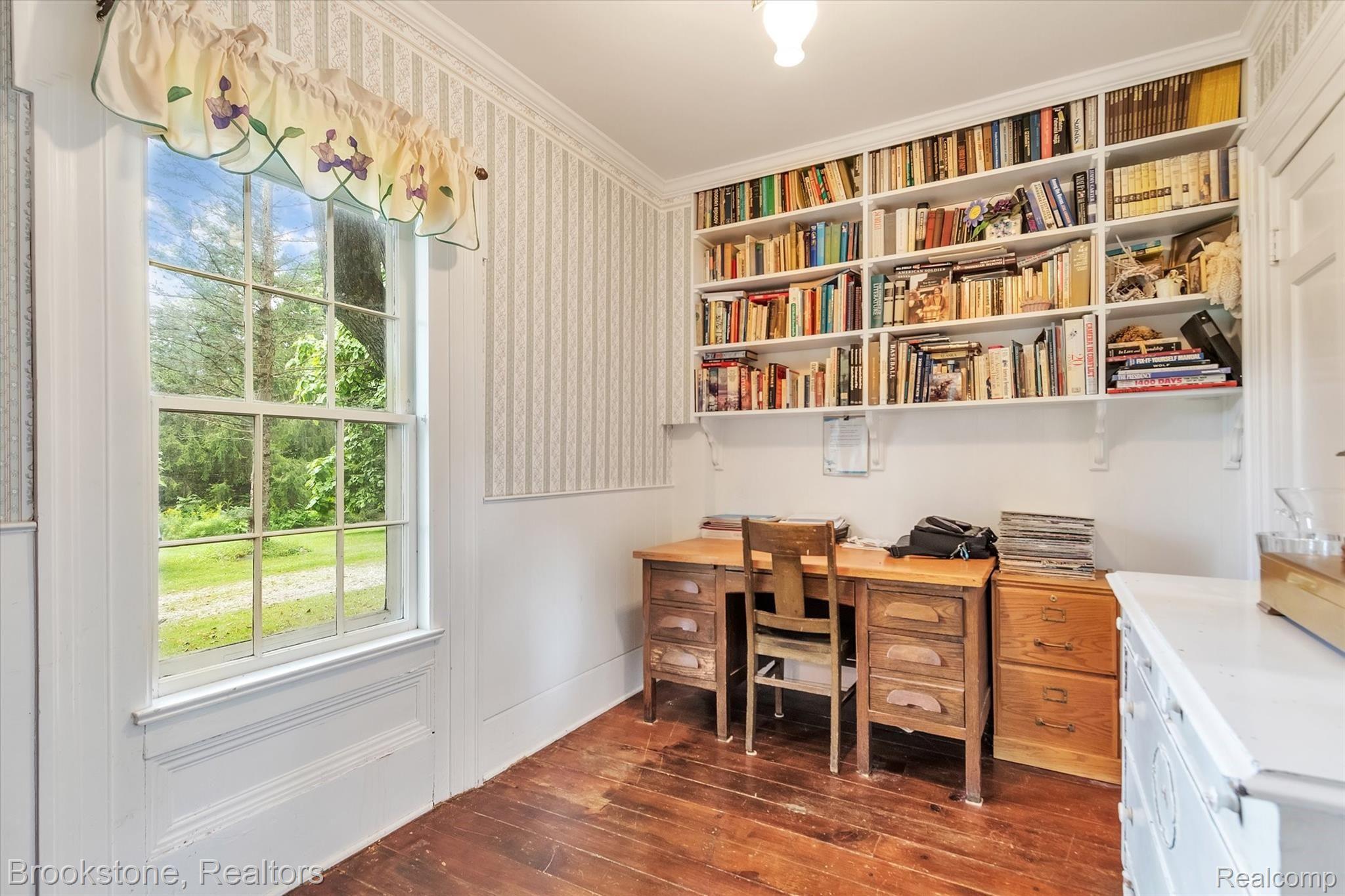 885 East Romeo Road Leonard, MI 48367 - Photo 25 of 60 25--WindowStill-Real-Estate-Photography-25.jpg