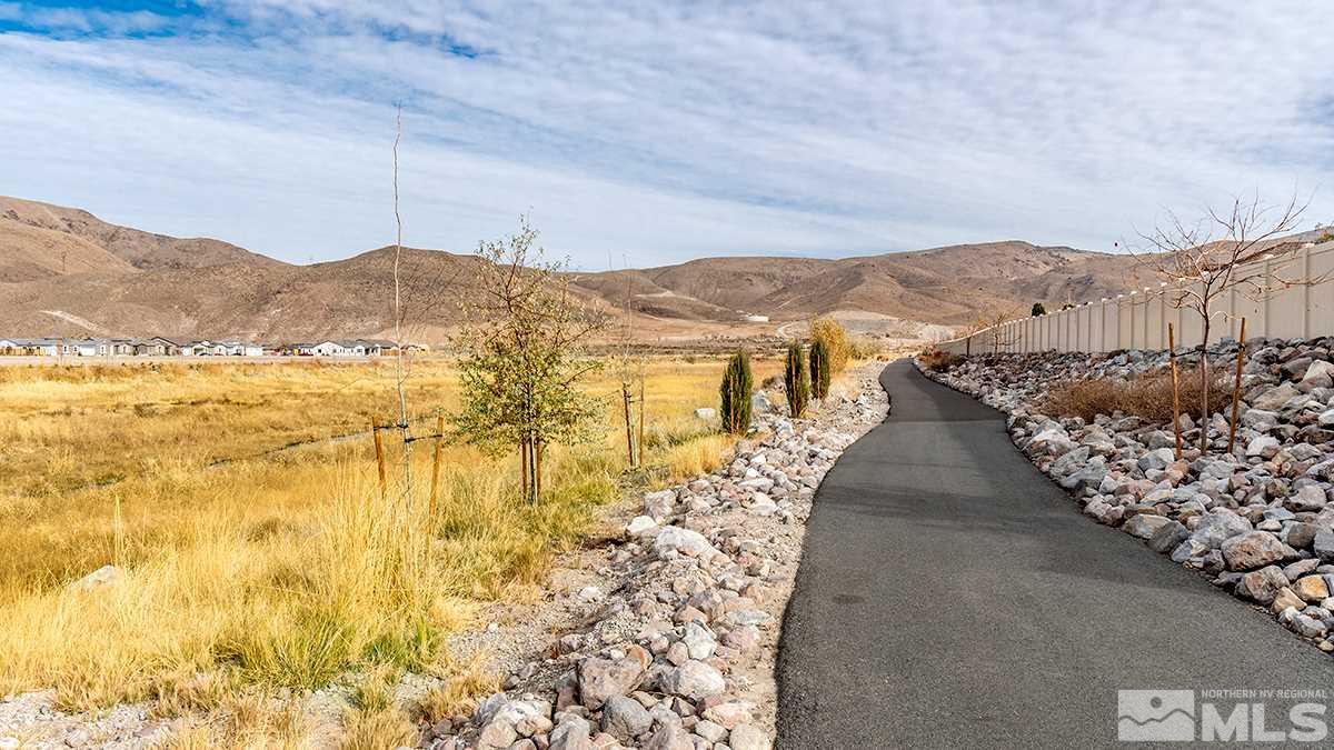 2475 Makenna Drive Reno, NV 89521 - Photo 4 of 24 Photo 4