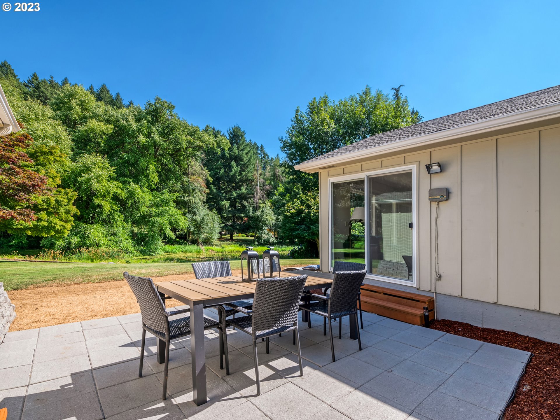 40176 York Lane Springfield, OR 97478 - Photo 35 of 48 an outdoor view with patio