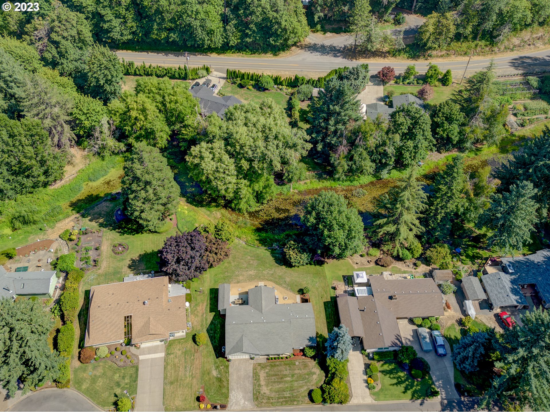 40176 York Lane Springfield, OR 97478 - Photo 45 of 48 an aerial view of a house with a yard