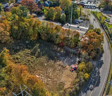 $1,000,000 | Shore Road, Glenwood Landing, NY 11547