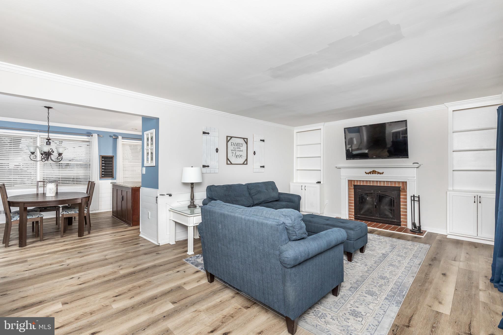 110 Charmuth Road Lutherville-Timonium, MD 21093 - Photo 5 of 50 Living Room