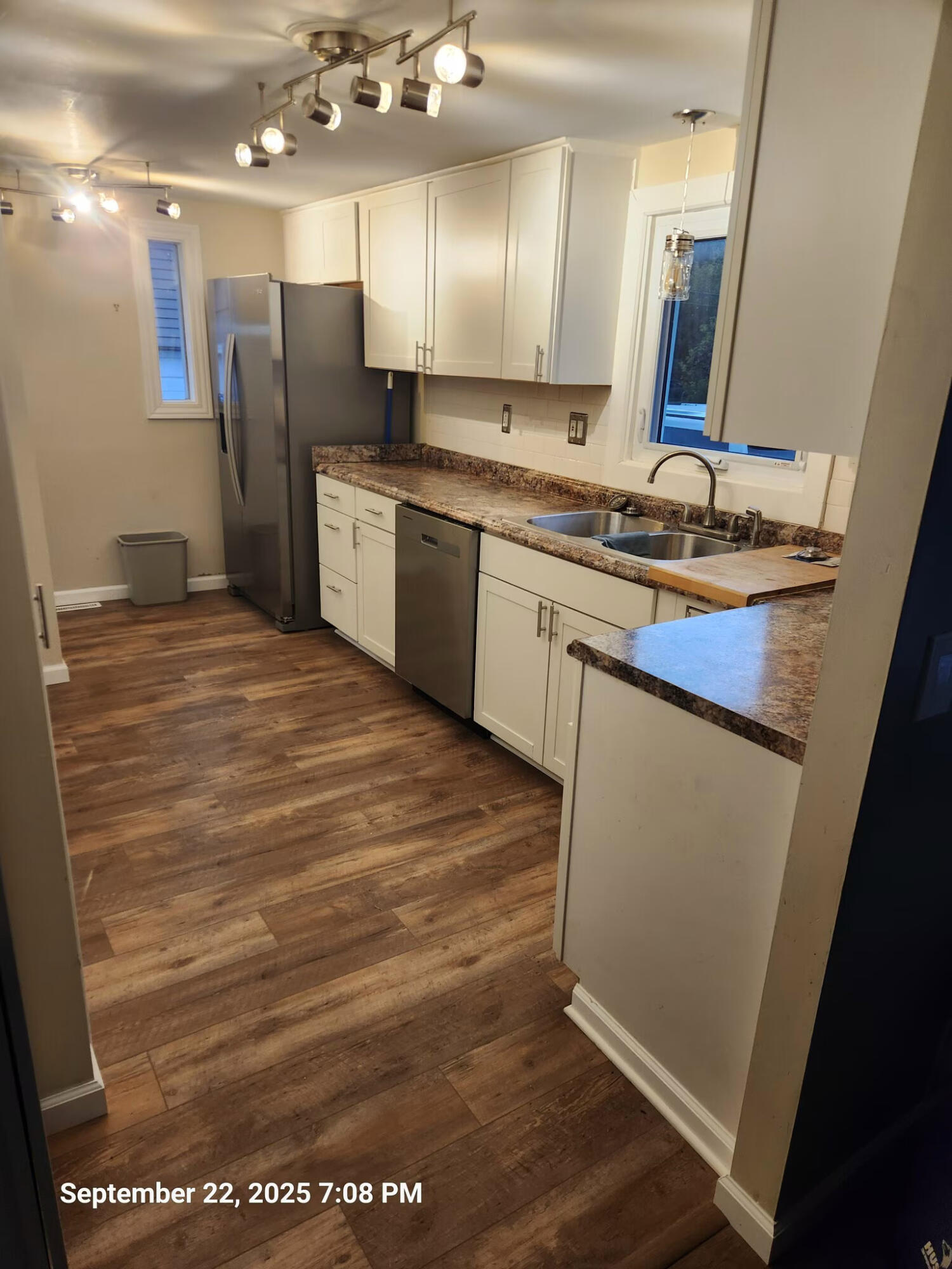 2855 Mann Road Waterford, MI 48329 - Photo 3 of 15 2855 Mann