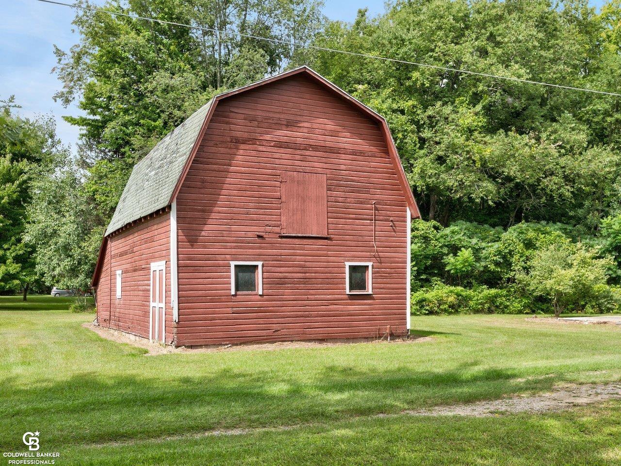 3288 Lakeshore Road Lexington, MI 48450 - Photo 4 of 20