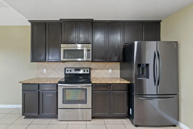 $1,995 | 18875 Maverick Ranch Road East, Magnolia, TX 77355