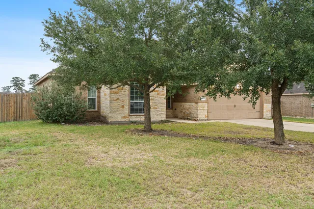 $1,995 | 18875 Maverick Ranch Road East, Magnolia, TX 77355