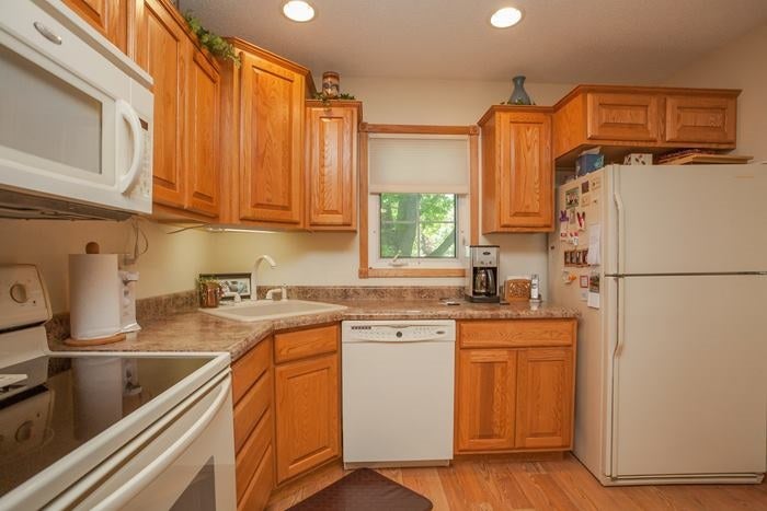 208 Schnoebelen Street Riverside, IA 52327 - Photo 7 of 25 Gallery Image 7