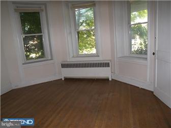 327 East Providence Road Aldan, PA 19018 - Photo 10 of 12 Family Room