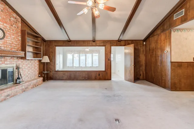 a view of a storage & utility room