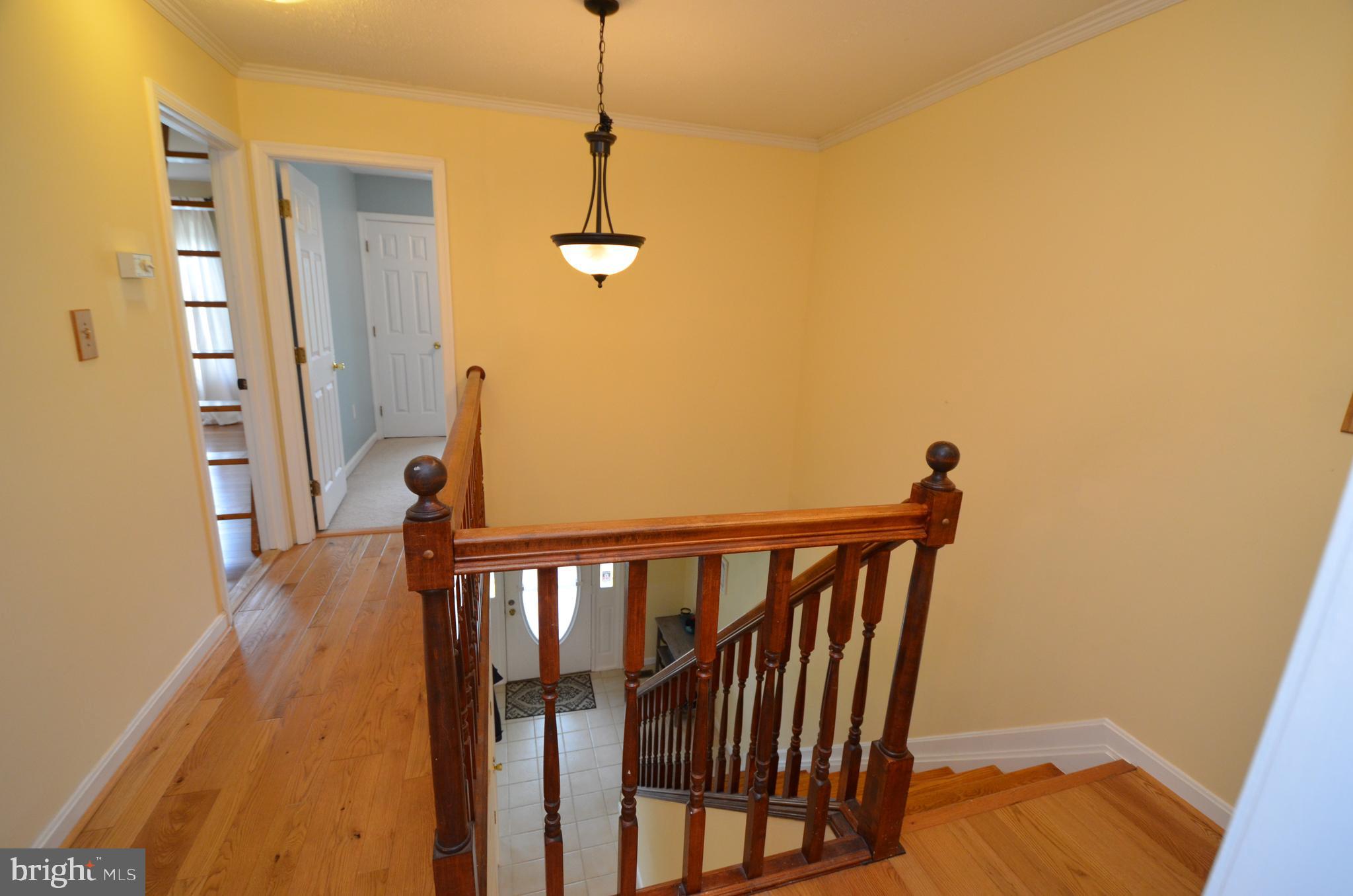 1527 Snug Harbor Road Shady Side, MD 20764 - Photo 13 of 39 Upper level hallway