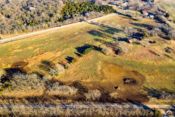 $90,000 | 980 Southeast Stanley Road, Tecumseh, KS 66542