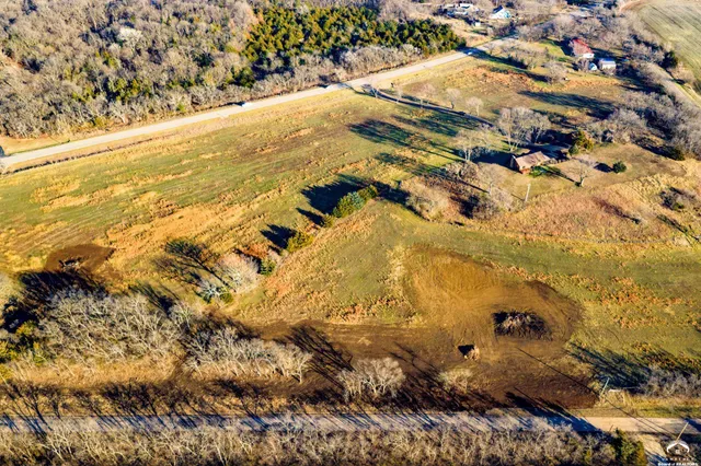 $92,500 | 980 Southeast Stanley Road, Tecumseh, KS 66542