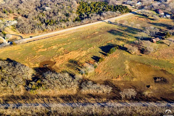 $90,000 | 980 Southeast Stanley Road, Tecumseh, KS 66542