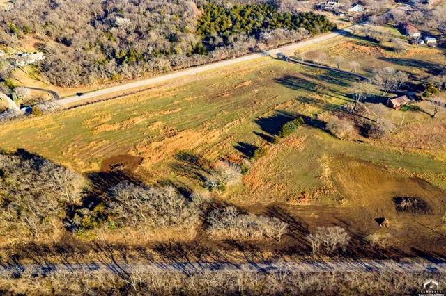 $92,500 | 980 Southeast Stanley Road, Tecumseh, KS 66542