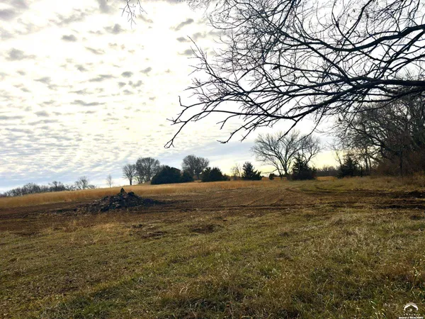 $90,000 | 980 Southeast Stanley Road, Tecumseh, KS 66542