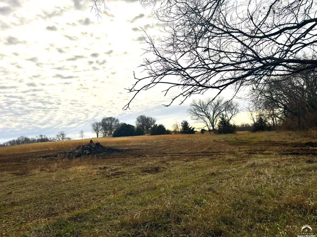 $92,500 | 980 Southeast Stanley Road, Tecumseh, KS 66542