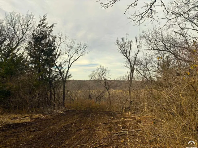 $92,500 | 980 Southeast Stanley Road, Tecumseh, KS 66542