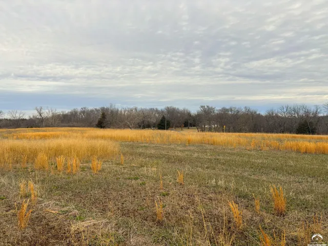 $92,500 | 980 Southeast Stanley Road, Tecumseh, KS 66542