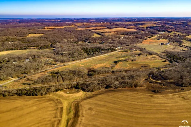 $92,500 | 980 Southeast Stanley Road, Tecumseh, KS 66542