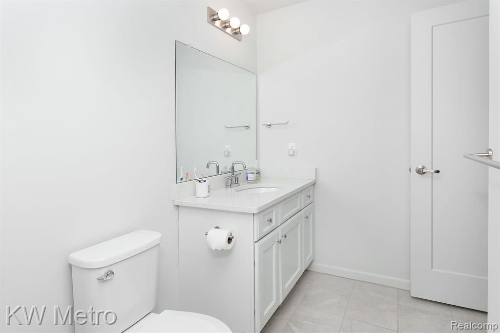 2401 Massoit Road Royal Oak, MI 48073 - Photo 32 of 44