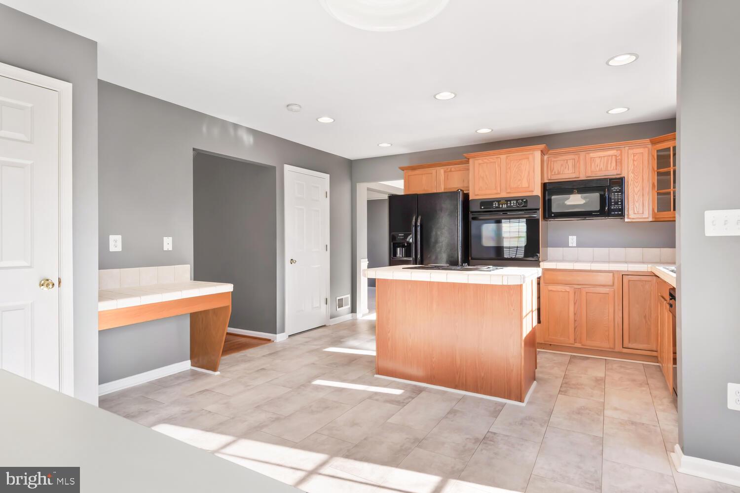 408 Robbins Farm Road Cambridge, MD 21613 - Photo 12 of 48 Kitchen area w built in prep area or home office