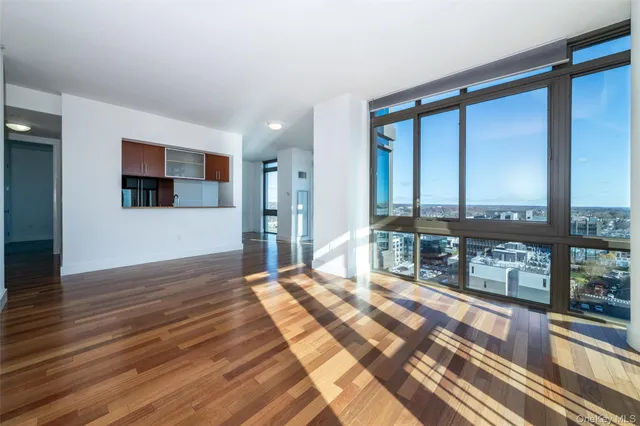 $4,750 | 175 Huguenot Street, Unit 1402, New Rochelle, NY 10801