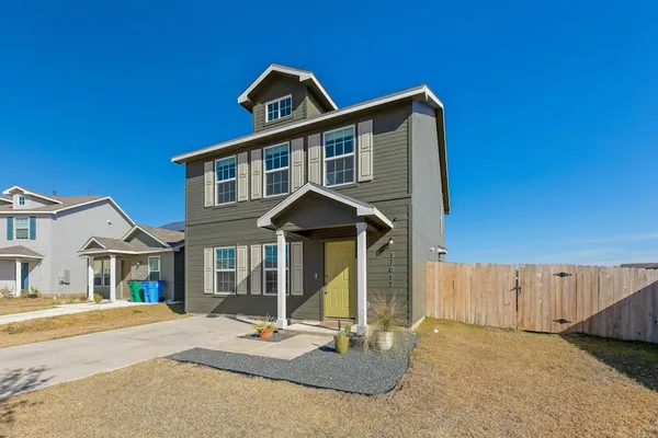 $2,350 | 17817 Willacy Cove, Elgin, TX 78621