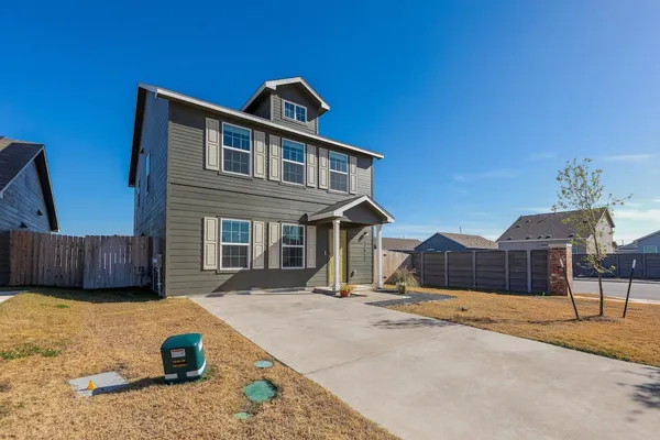 $2,350 | 17817 Willacy Cove, Elgin, TX 78621