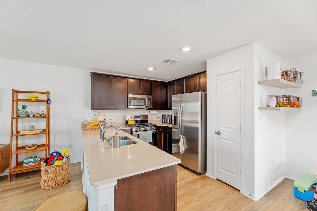 17817 Willacy Cove Elgin, TX 78621 - Photo 7 of 21