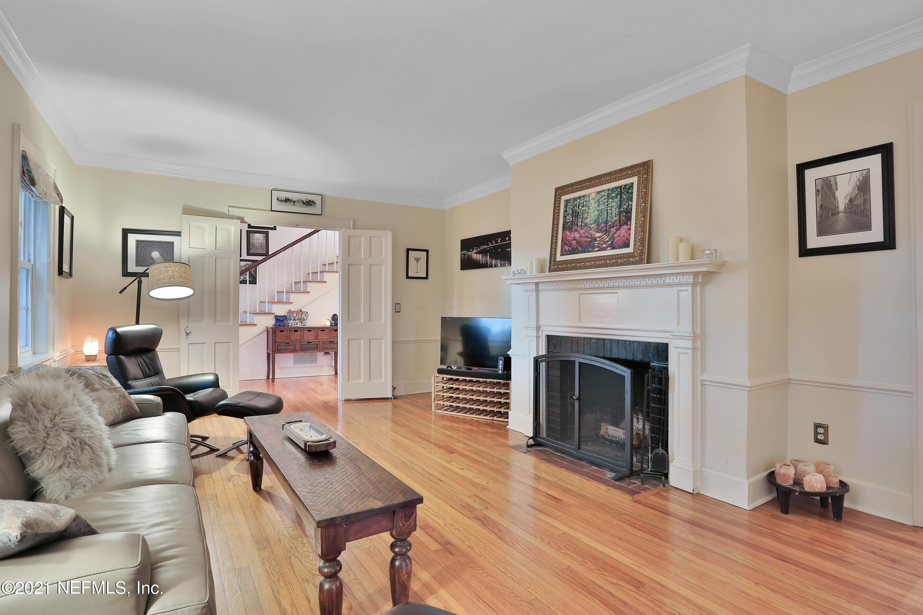 1915 Largo Road Jacksonville, FL 32207 - Photo 17 of 43 Living Room