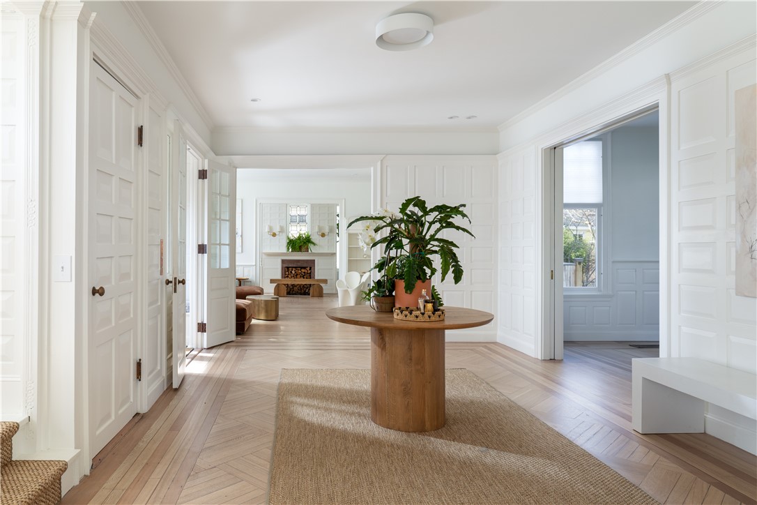 80 Kay Street Newport, RI 02840 - Photo 11 of 50