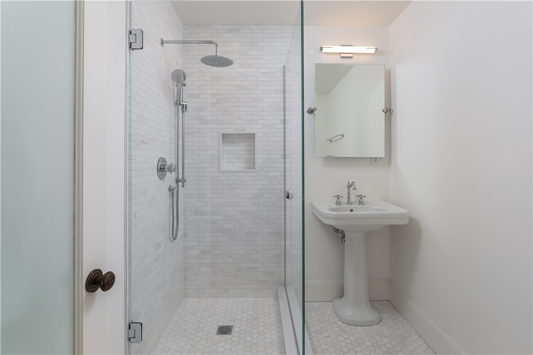 80 Kay Street Newport, RI 02840 - Photo 28 of 50