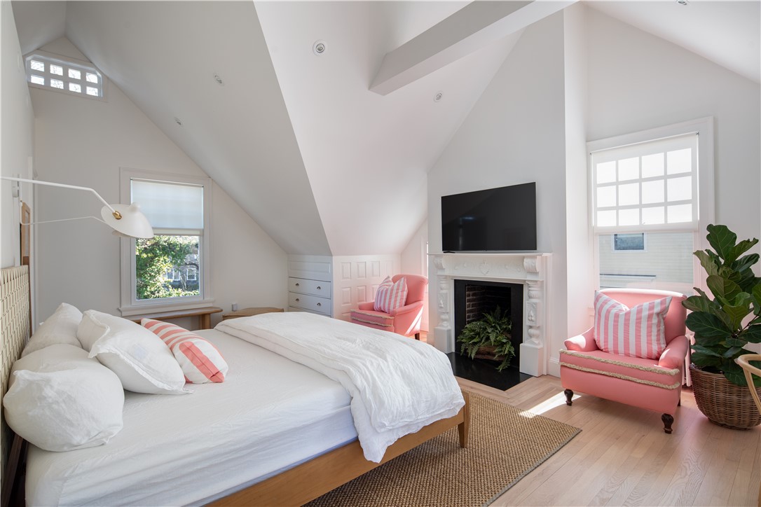 80 Kay Street Newport, RI 02840 - Photo 29 of 50