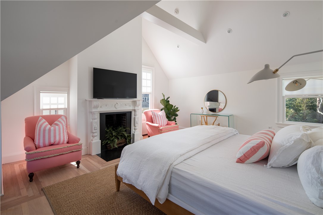 80 Kay Street Newport, RI 02840 - Photo 32 of 50