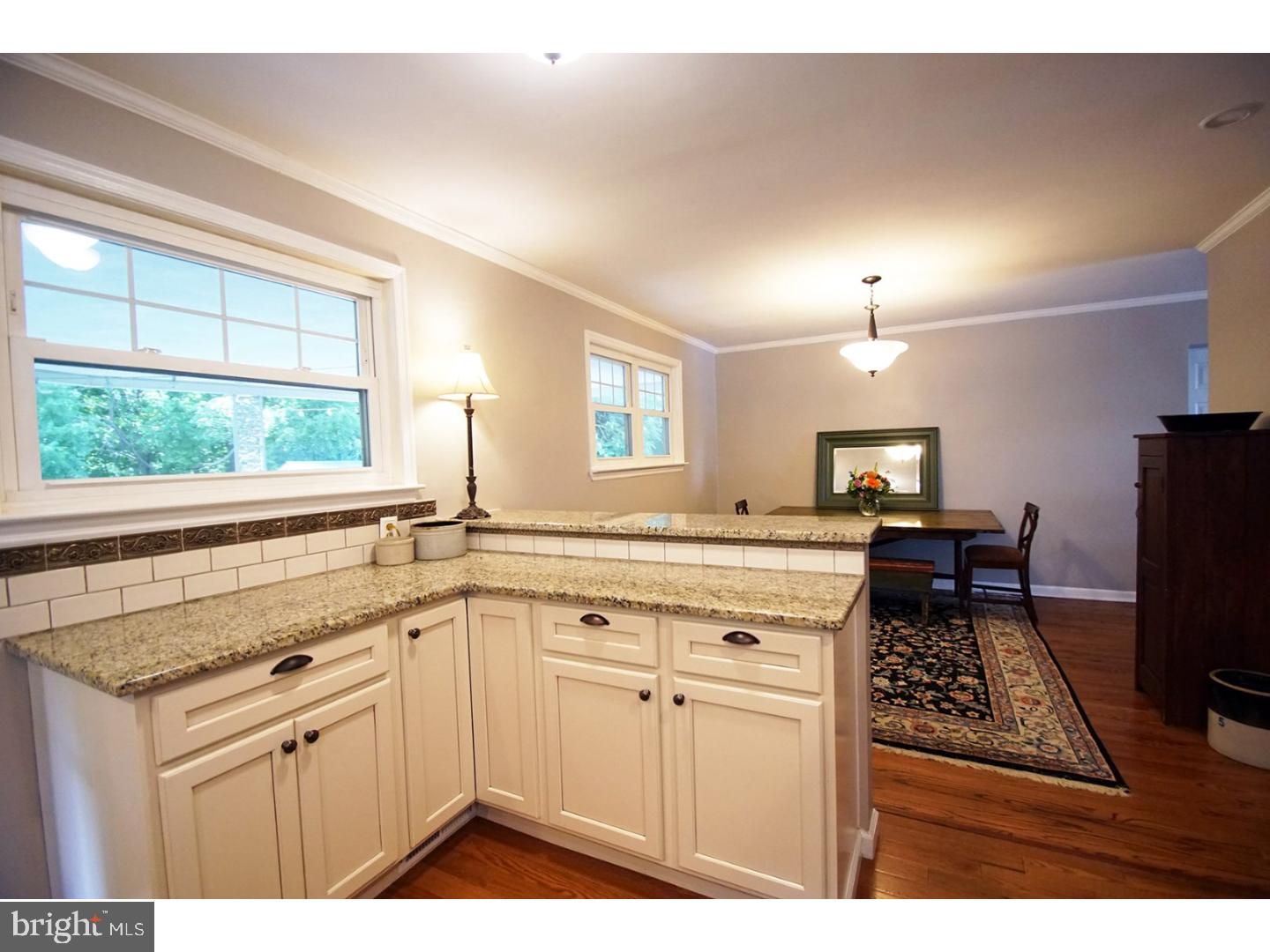 33 Colonial Road Havertown, PA 19083 - Photo 10 of 20 Kitchen