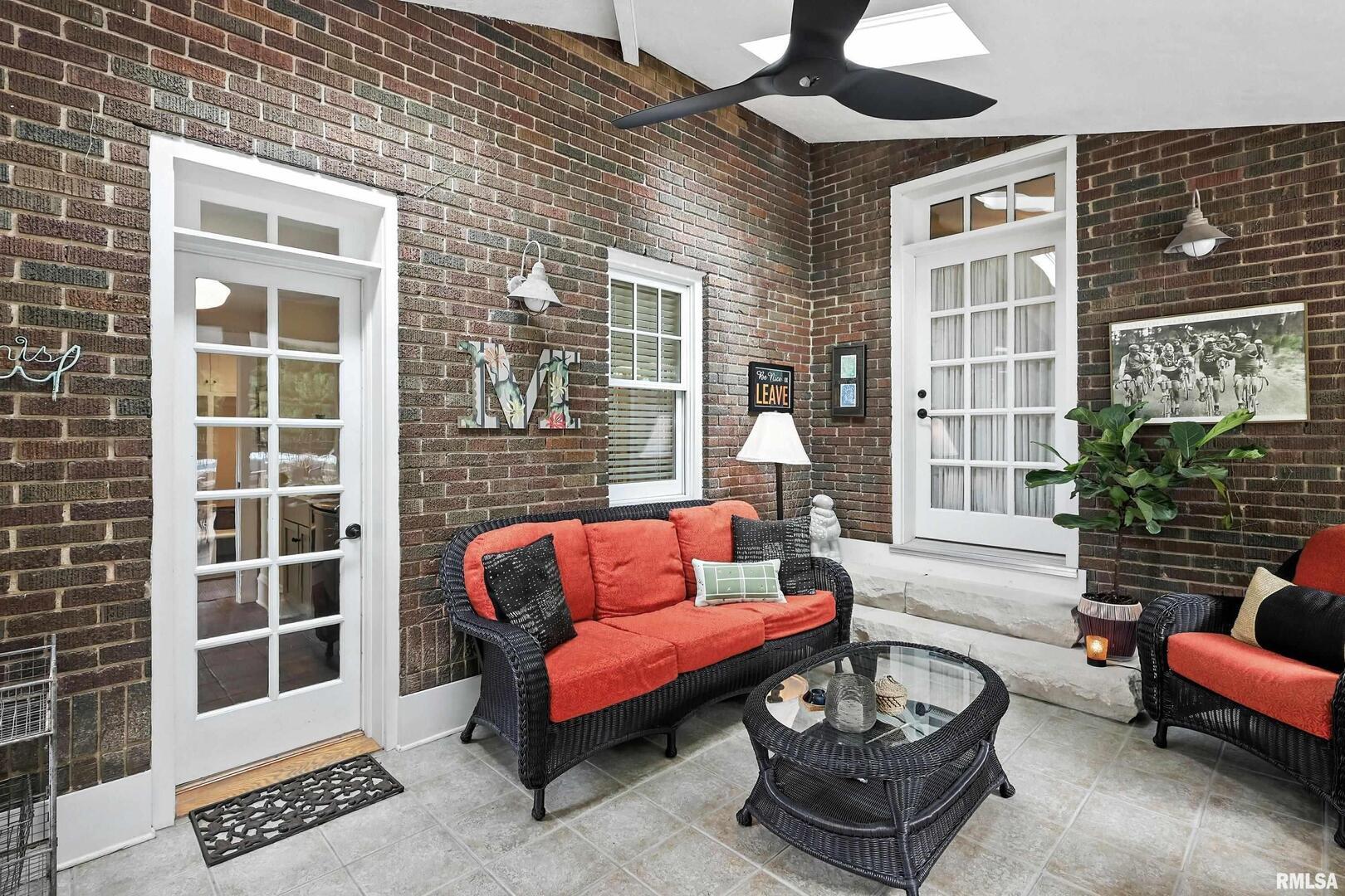 2905 Middle Road Davenport, IA 52803 - Photo 33 of 77 Gallery Image 33