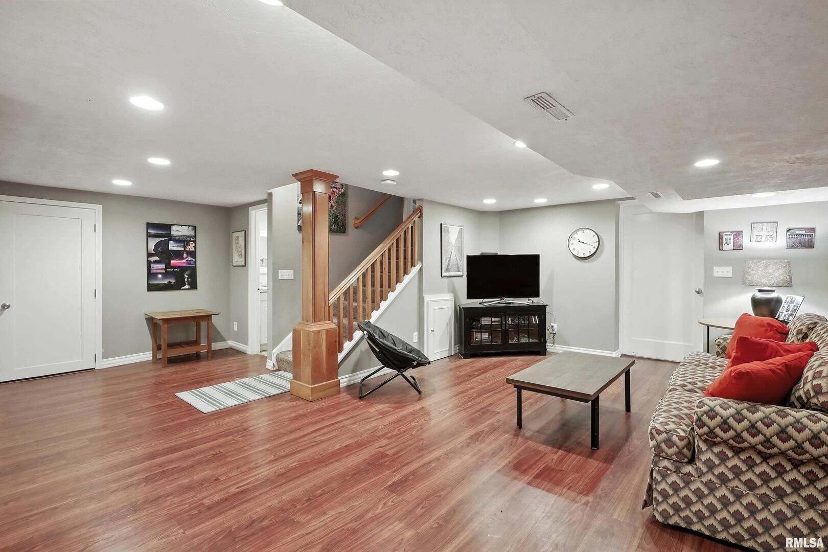 2905 Middle Road Davenport, IA 52803 - Photo 54 of 77 Gallery Image 54