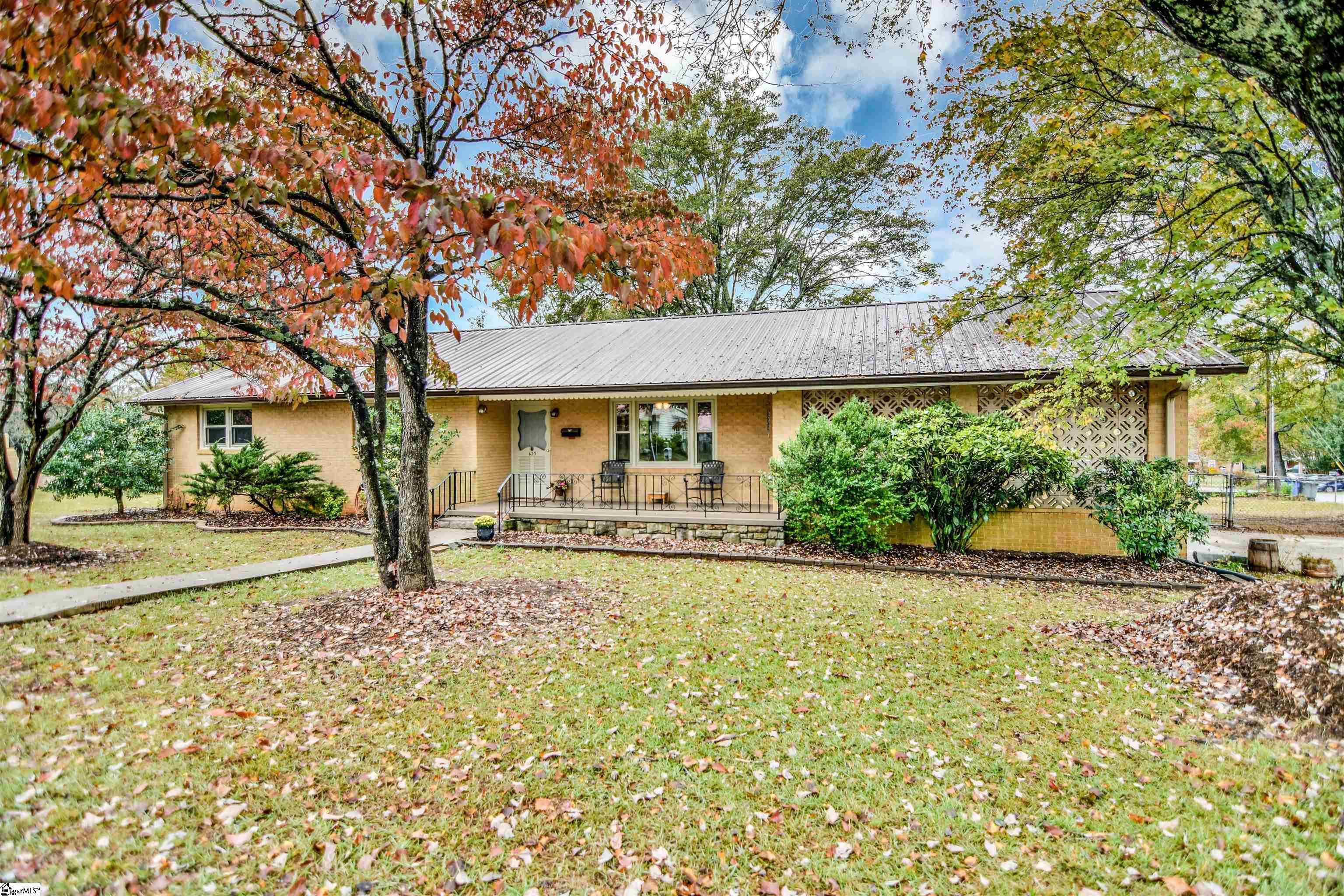 623 Watkins Road Greenville, SC 29617 - Photo 1 of 31 Gallery Image 1