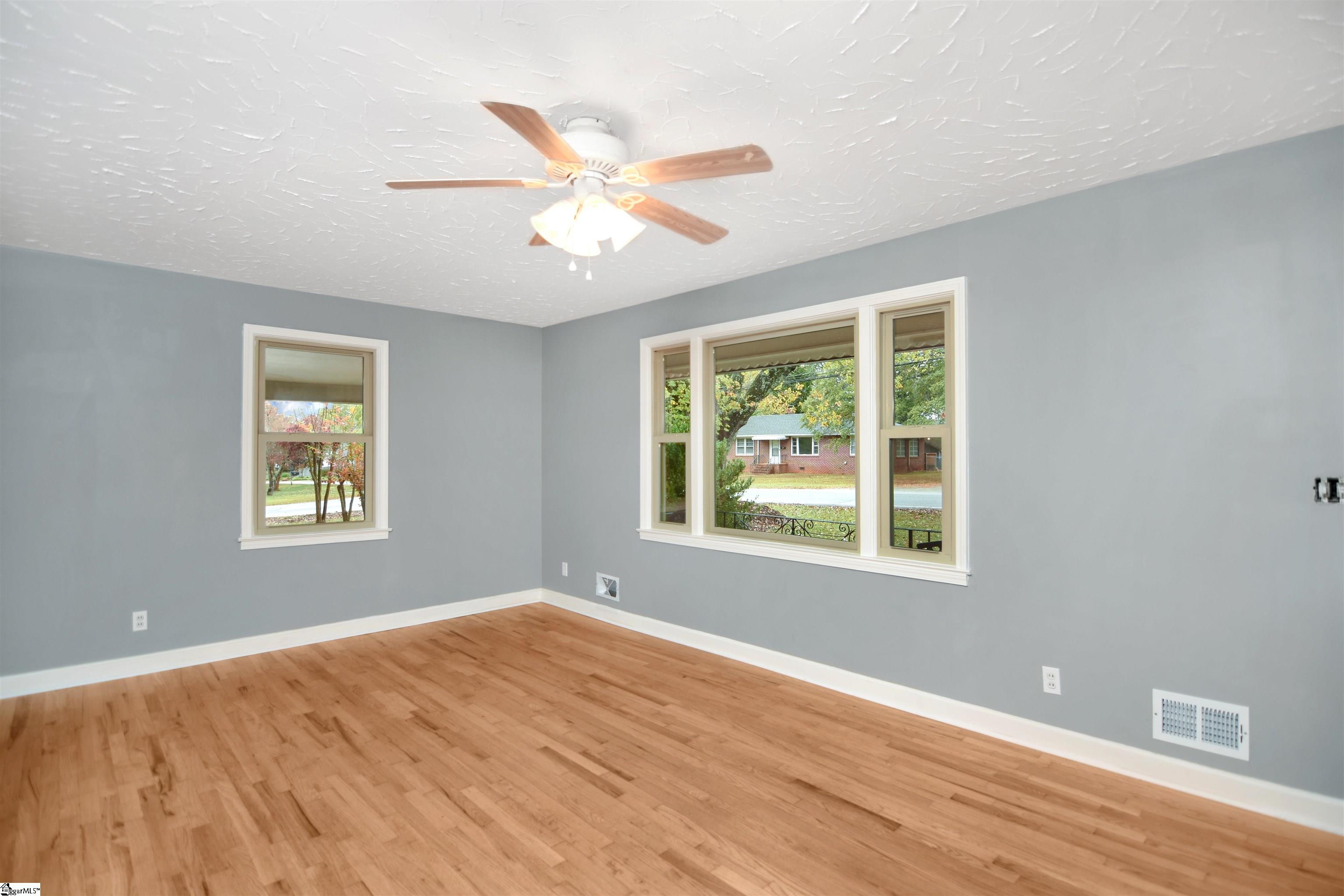 623 Watkins Road Greenville, SC 29617 - Photo 5 of 31 Gallery Image 5