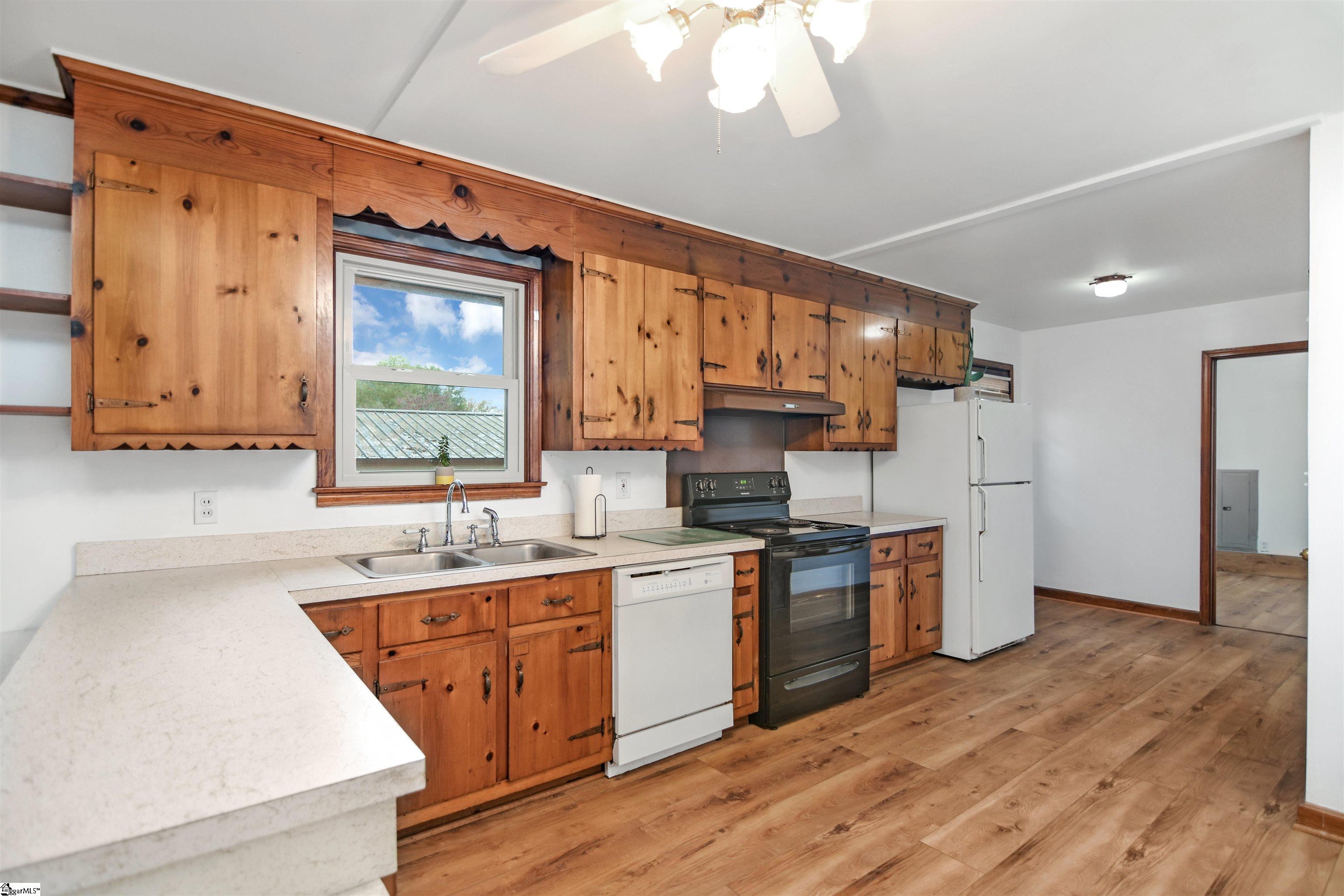 623 Watkins Road Greenville, SC 29617 - Photo 10 of 31 Gallery Image 10
