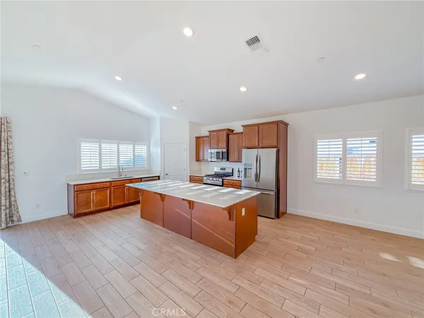 $449,990 | 3317 Whispering Brk Lane, Shafter, CA 93263