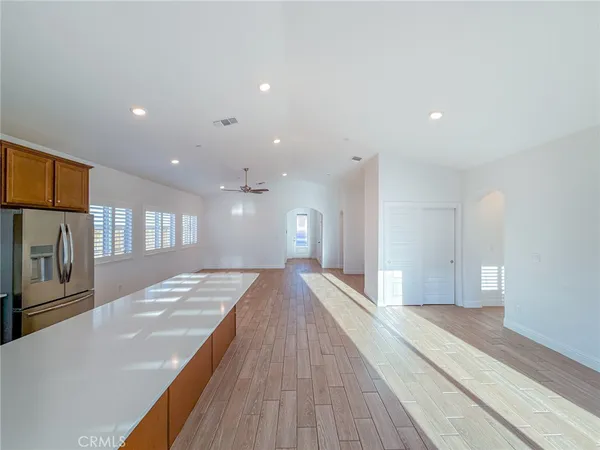 $449,990 | 3317 Whispering Brk Lane, Shafter, CA 93263
