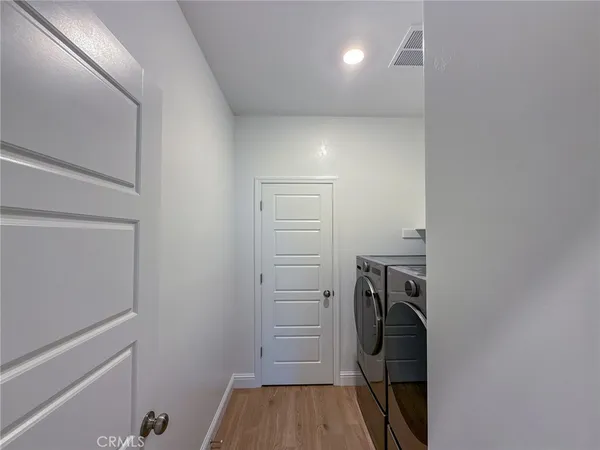 $449,990 | 3317 Whispering Brk Lane, Shafter, CA 93263