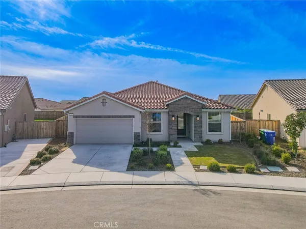 $449,990 | 3317 Whispering Brk Lane, Shafter, CA 93263