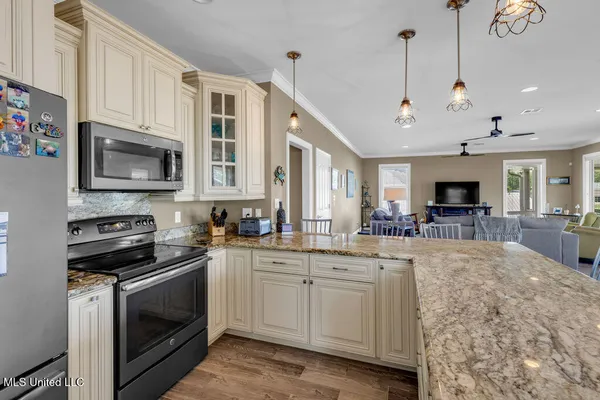 $749,900 | 6253 Shawnee Street, Kiln, MS 39556